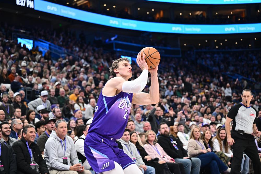 一名年轻球 一名年轻球