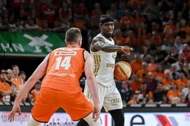 防守成就冠 防守成就冠